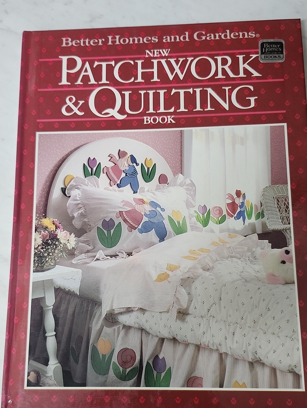 Better Homes and Gardens Patchwork & Quilting Book - Red Cover